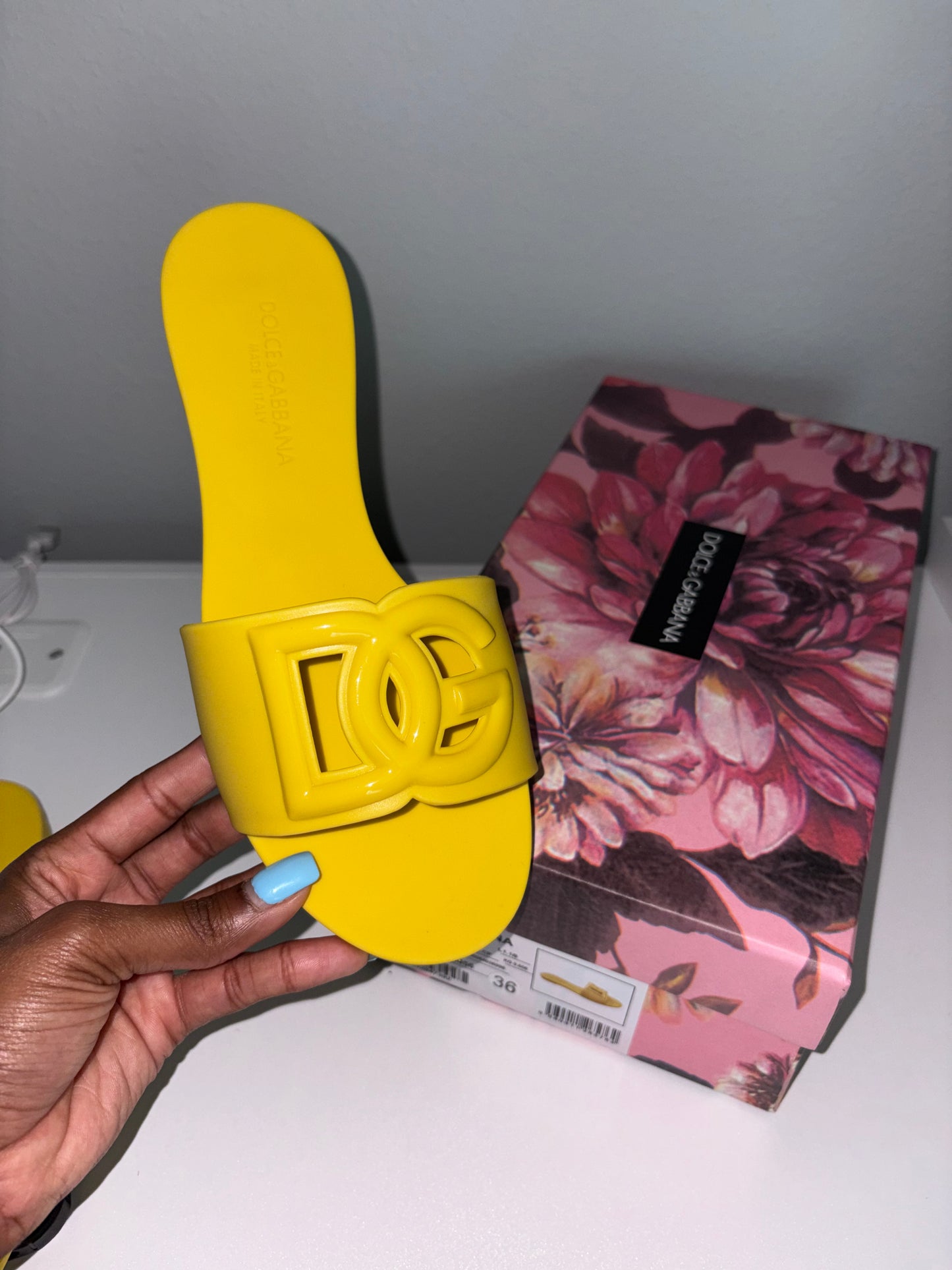 Dupe yellow d&g sandals