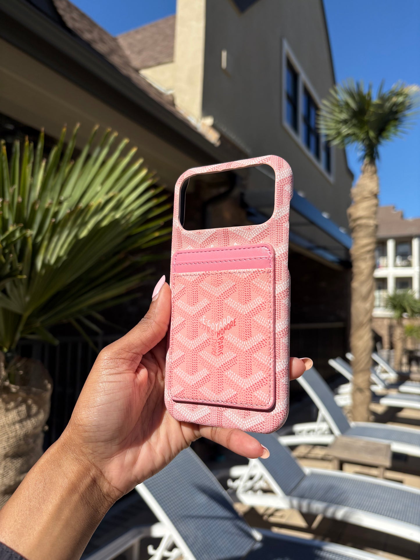 Pink magnet Gogo cardholder