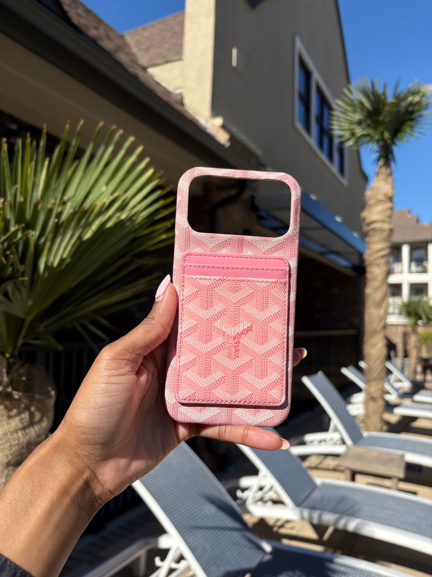 Pink magnet Gogo cardholder