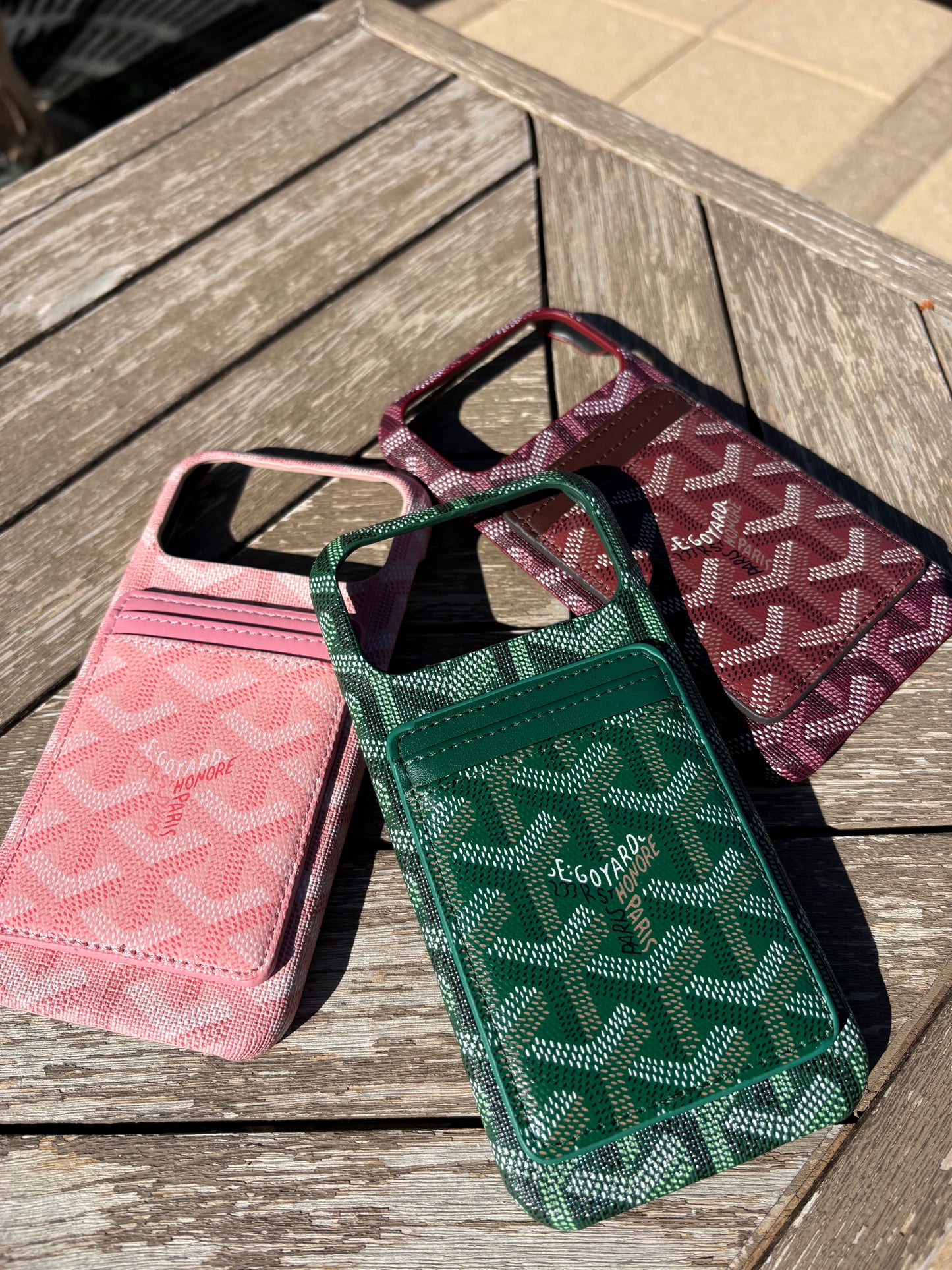 Pink magnet Gogo cardholder