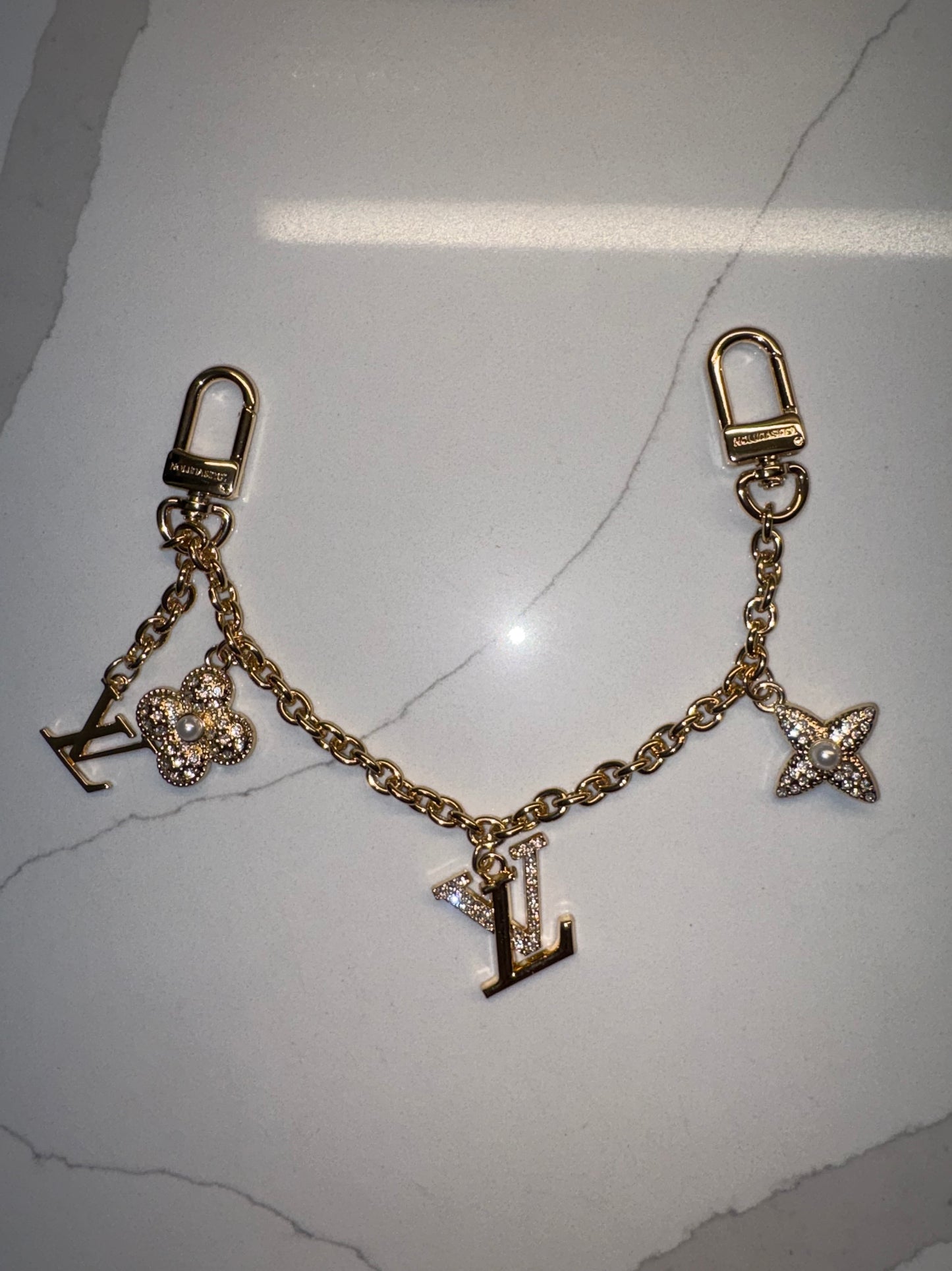 Iconic bag chain