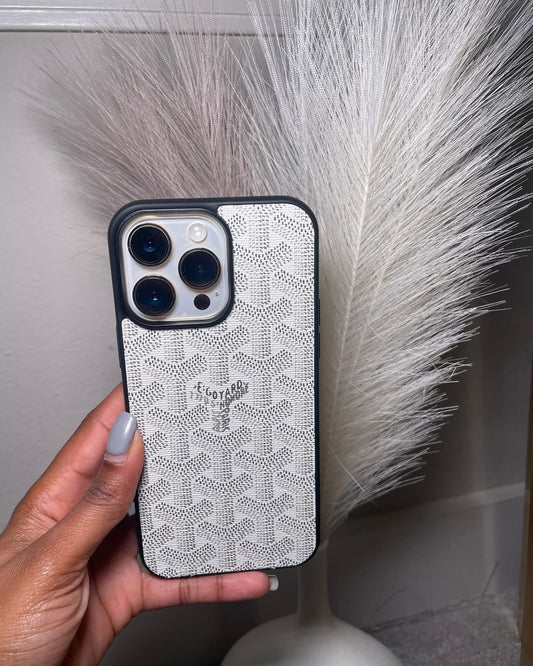 White Gogo case (13pro max)
