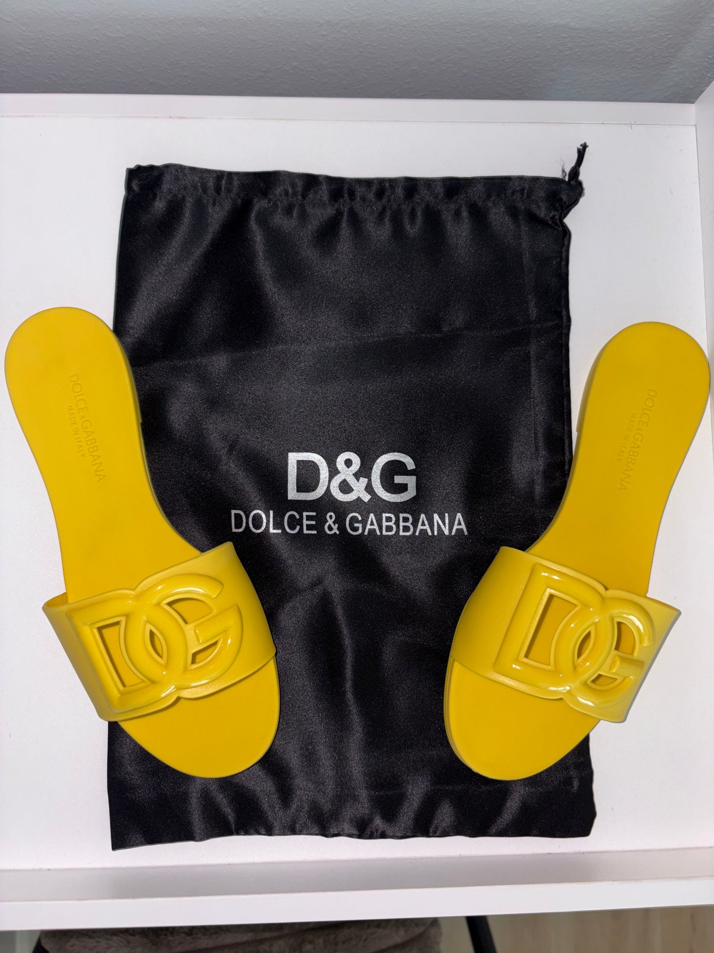 Dupe yellow d&g sandals