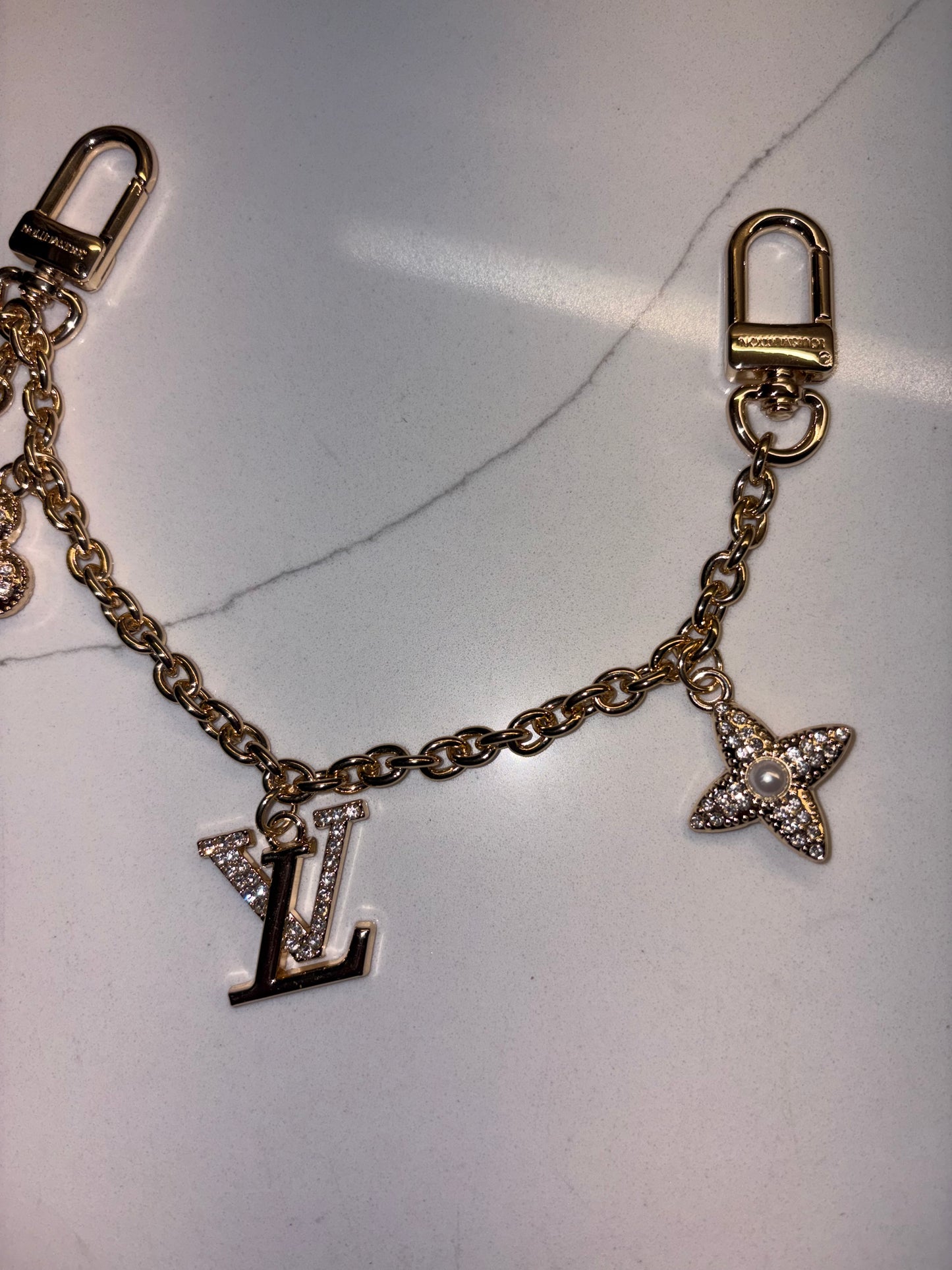 Iconic bag chain